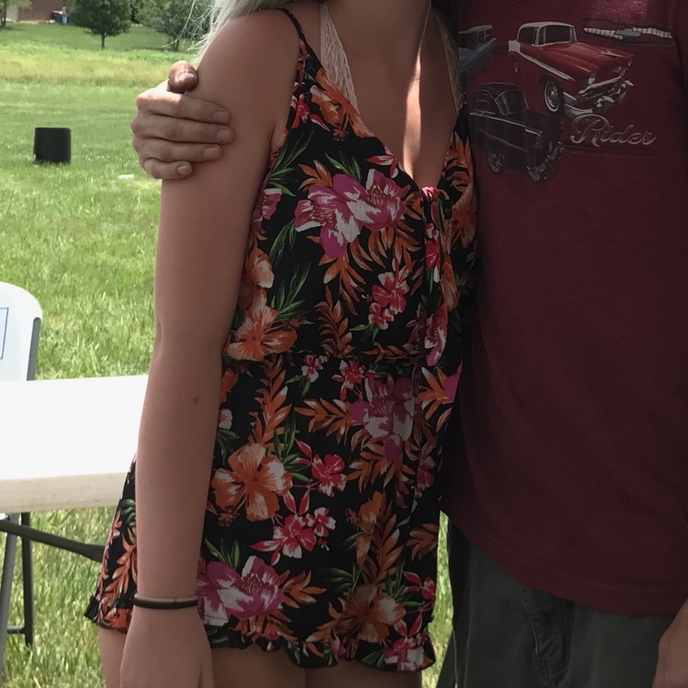romper - Picture 2 of 2
